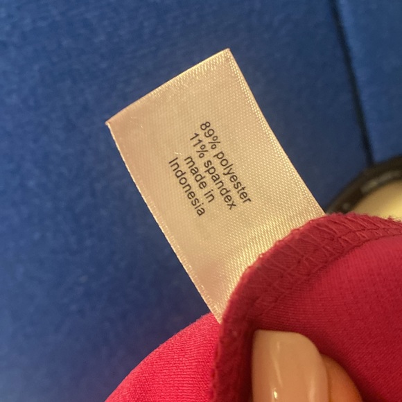 Lane Bryant size 18 tunic in bright fuchsia with short sleeves, and belted waist - Picture 5 of 6